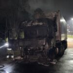 Incêndio atinge galpão de madeira em Taió