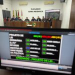 Vereador de Salete denuncia possível irregularidade envolvendo máquina leiloada e conserto pago pelo município: “Isso é um crime”, afirma parlamentar