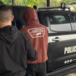 Suspeito de tráfico é preso e Guarda Municipal apreende drogas, arma e dinheiro em Rio do Sul e Lontras
