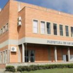 Obra emergencial é realizada após cratera se abrir na BR-470, em Apiúna