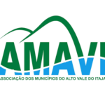 Estudantes do 9° ano de Santa Terezinha realizam viagem pedagógica ao IFC Rio do Sul e visitam a FETEC