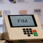 Primeiras urnas apuradas no Brasil mostram disputa acirrada pela Presidência