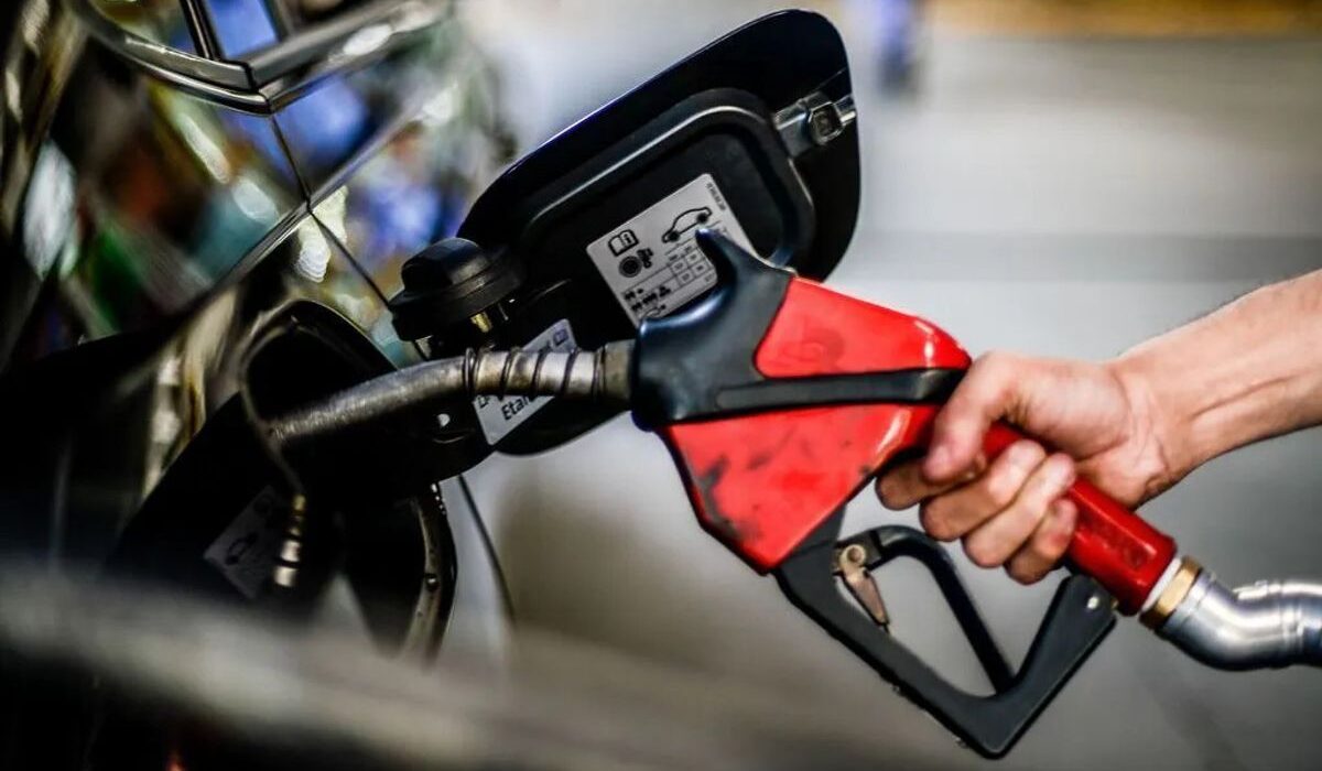 alta-do-petroleo-com-guerra-no-ira-pode-pressionar-preco-dos-combustiveis-no-brasil