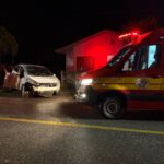 Carro colide contra mureta de ponte na BR-280 e mobiliza Bombeiros em Três Barras