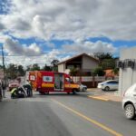 Grave acidente entre carro e moto deixa duas pessoas feridas na SC-418 em São Bento do Sul