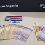 Jovem é presa por fornecer bebida alcoólica a adolescentes em Mafra