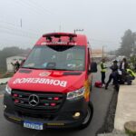 Idoso fica ferido após carro sair da pista e capotar na BR-280, em Rio Negrinho