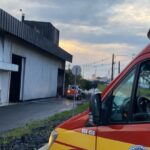 Caminhão sai da pista e deixa dois feridos na BR-280, em Mafra