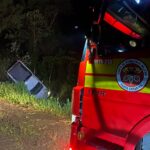 Motociclista de 24 anos fica gravemente ferido em acidente com carreta em Três Barras