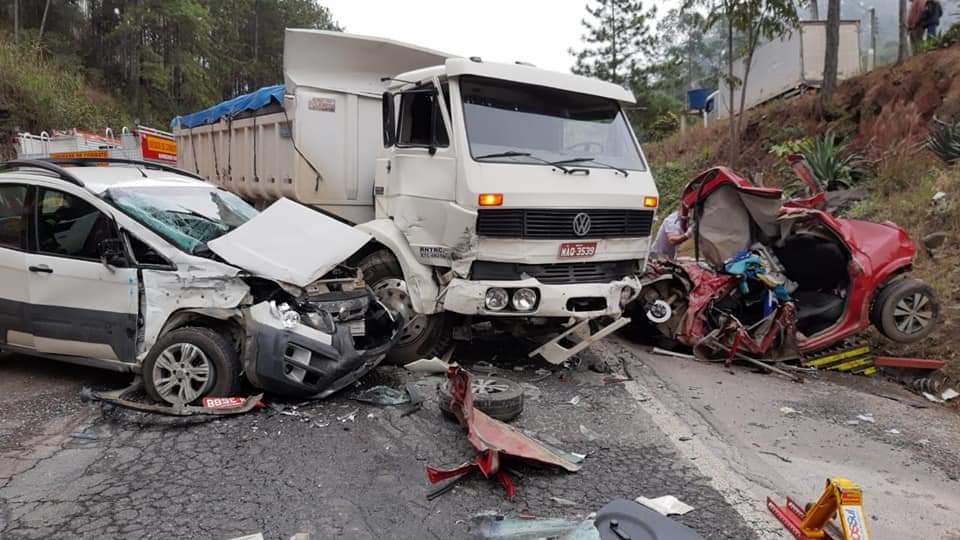 MILAGRE: Família sobrevive a grave acidente na BR-470, em Ibirama
