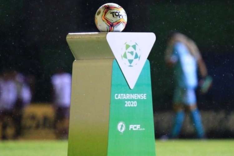 Governador recua e o futebol catarinense retorna nesta semana