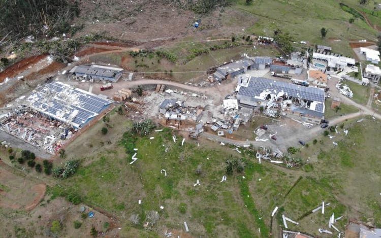 Tornado pode ter passado junto com Ciclone Bomba em município do Alto Vale