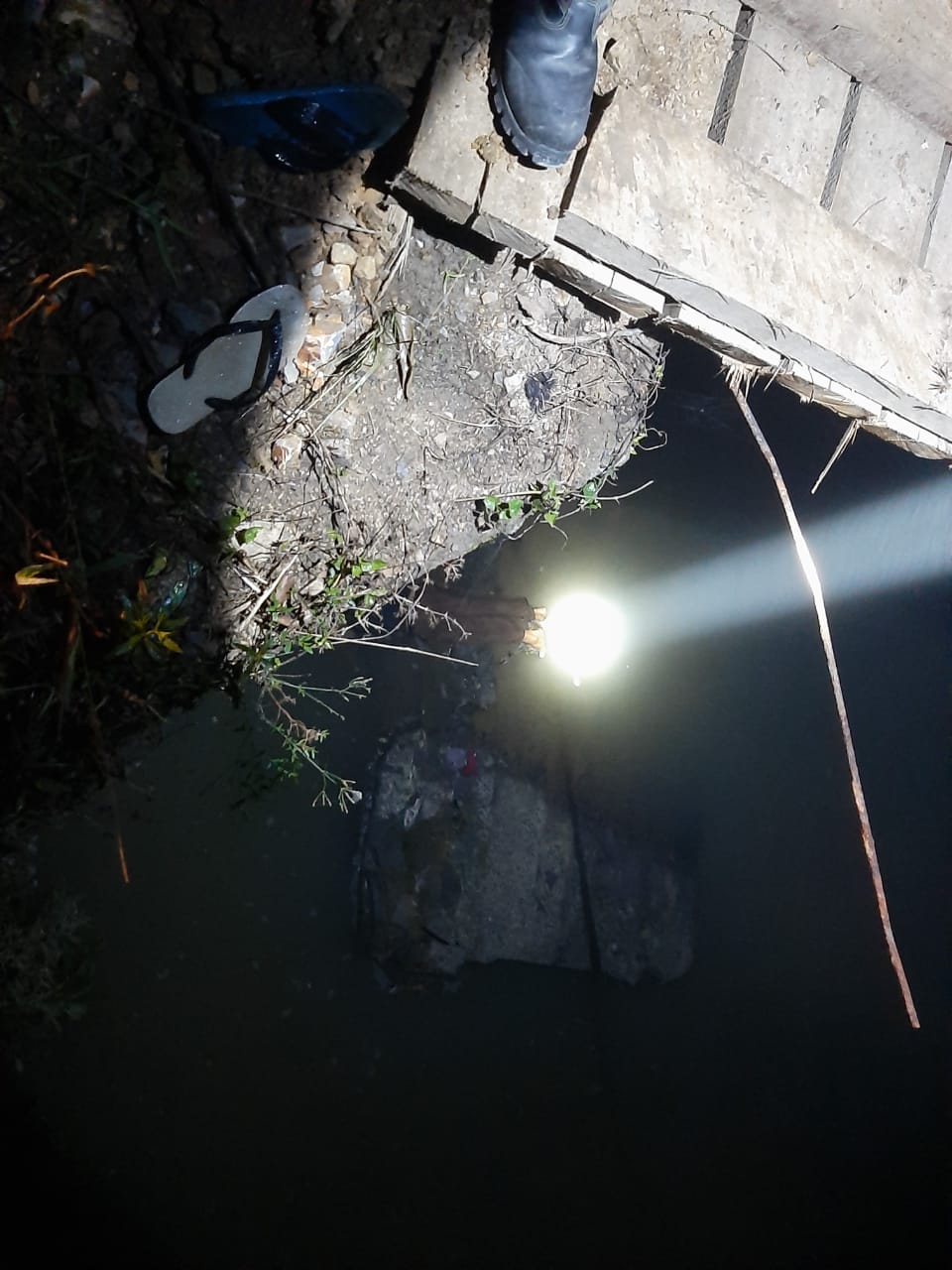 Cadáver é encontrado dentro do Rio em Santa Terezinha