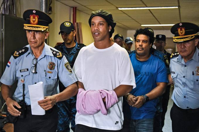 Ronaldinho Gaúcho volta a ter pedido de liberdade negado no Paraguai