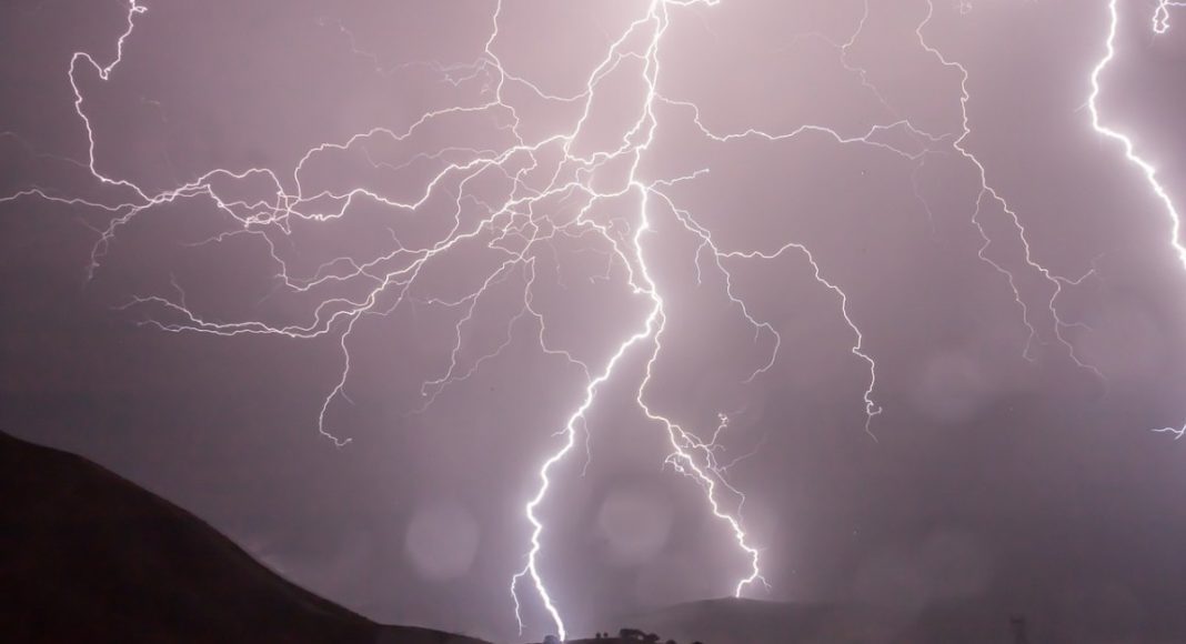 Defesa Civil alerta para risco de tempestades, granizo e vento intenso no Vale do Itajaí