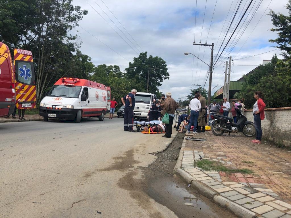 FOTOS: Acidente fere duas pessoas, em Taió