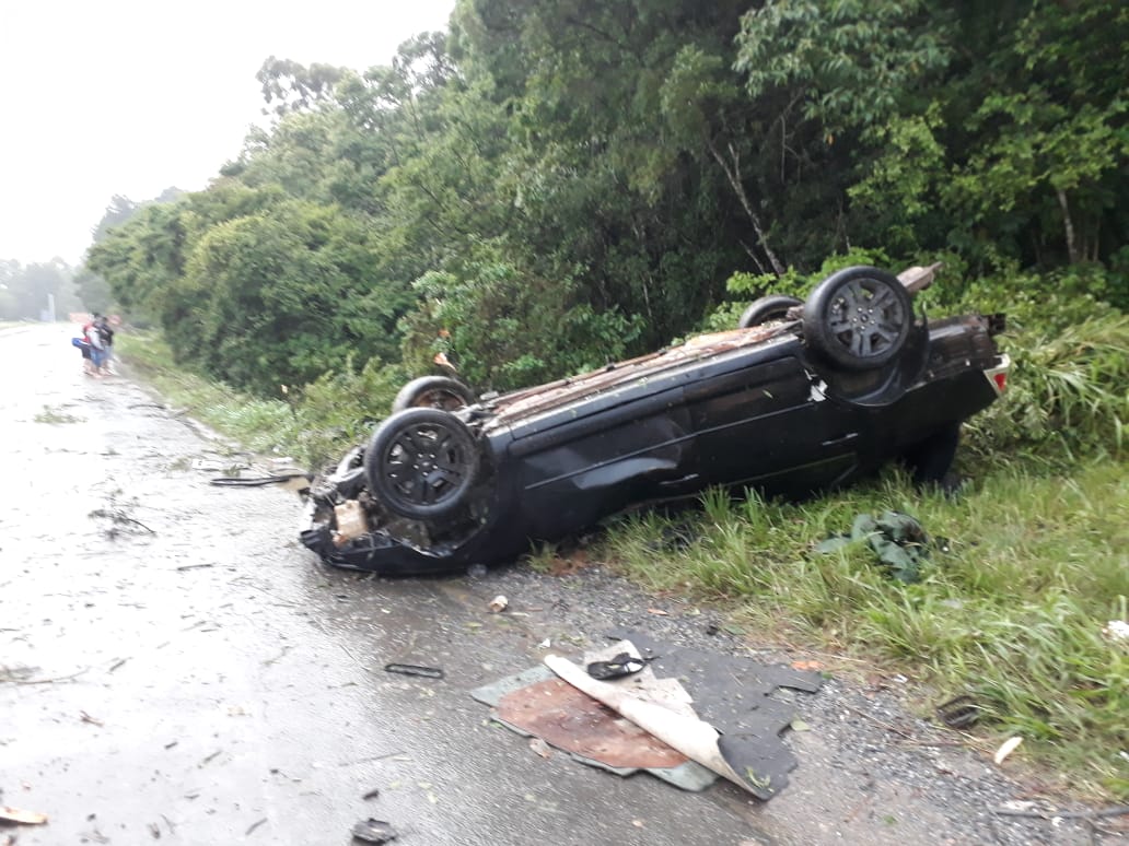 Gravíssimo acidente na BR-470, em Rio do Sul, deixa três pessoas gravemente feridas