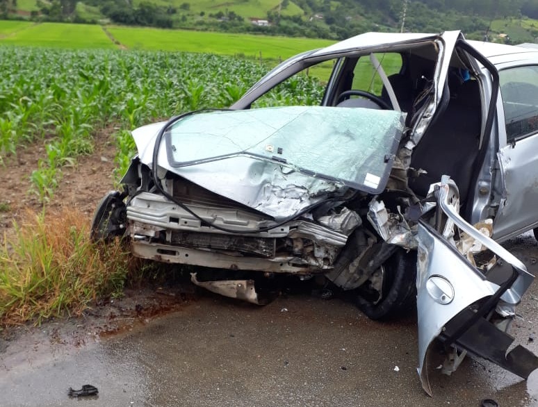 Condutor fica gravemente ferido após acidente em Rio do Sul