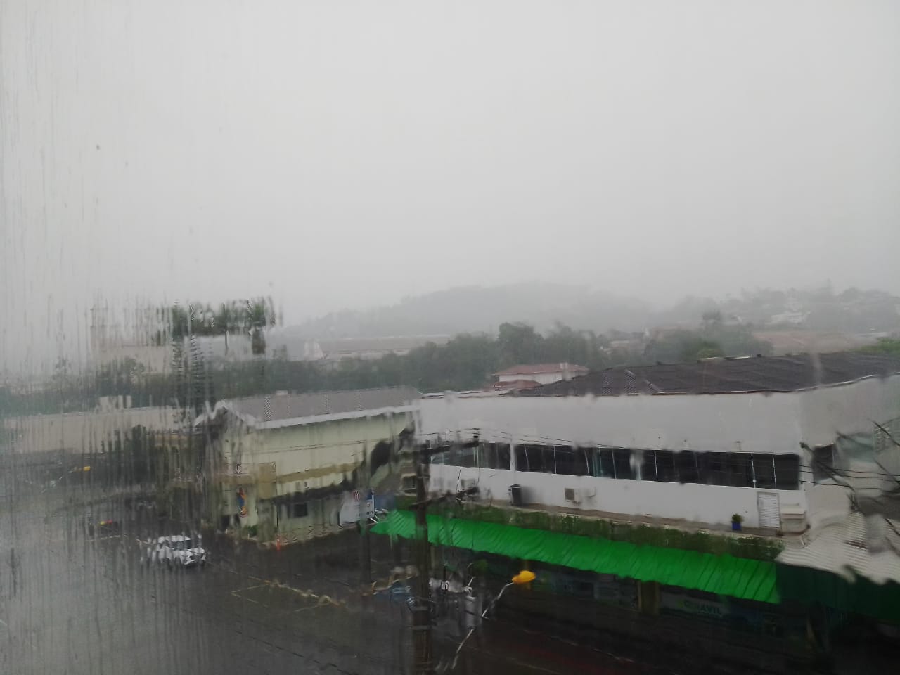 Terça-feira amanhece chuvosa e tempo permanecerá instável em Taió e região