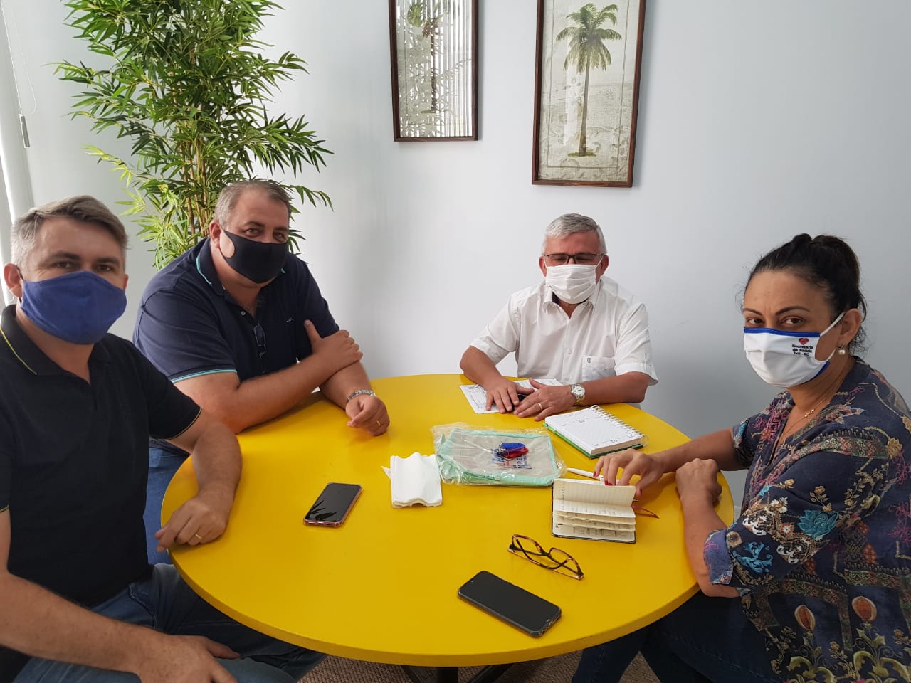 Alexandre e Emerson visitam a Secretaria de Saúde e as Unidades Básicas que estão em funcionamento, em Taió