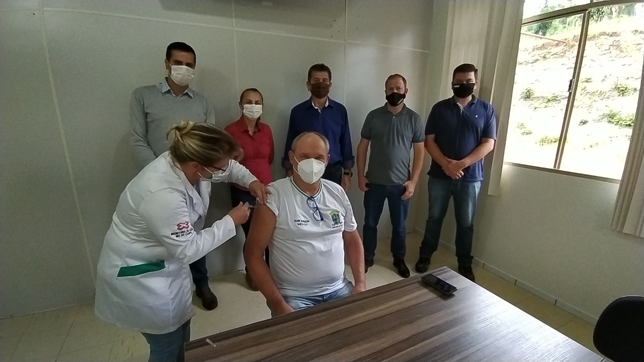 Vídeo: Conheça o primeiro vacinado contra Covid-19 em Rio do Campo