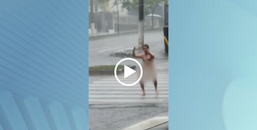 VÍDEO: homem é flagrado andando nu pelas ruas em SC