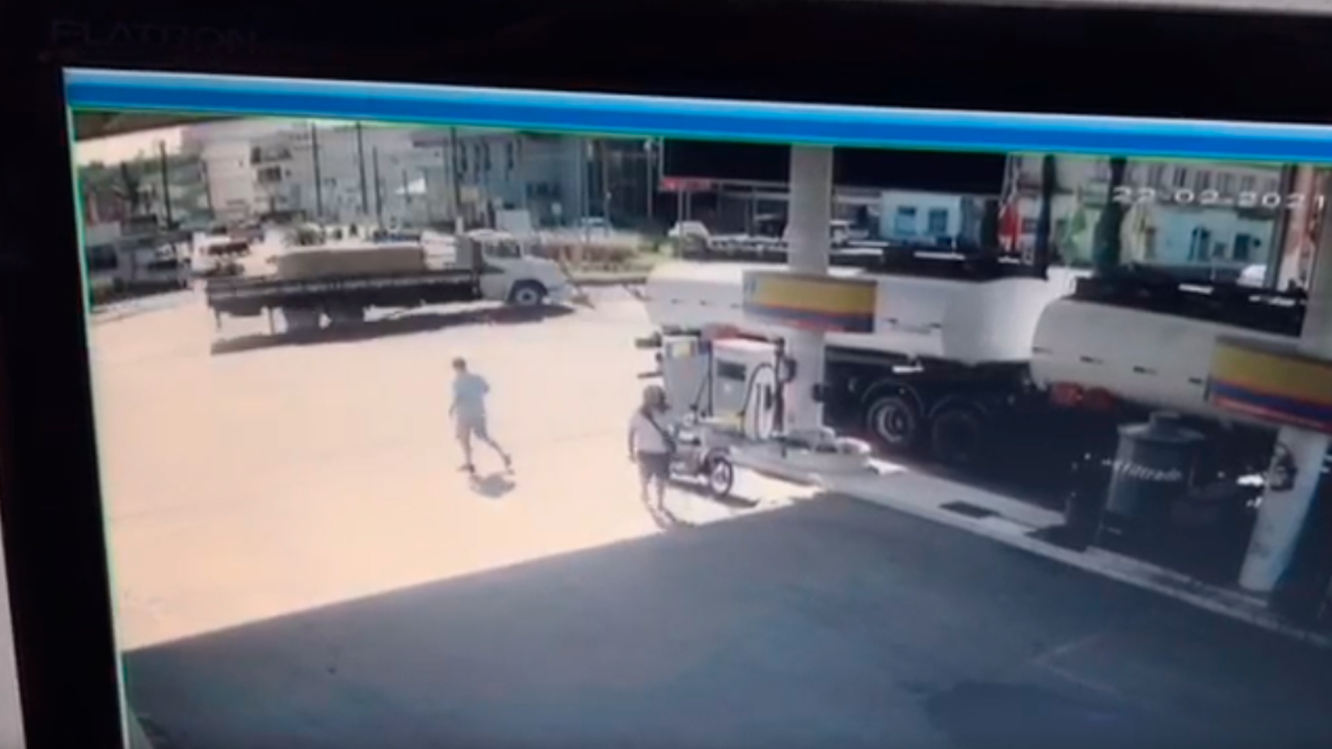 Vídeo mostra exato momento em que caminhão fica sem freio e causa acidente em Taió