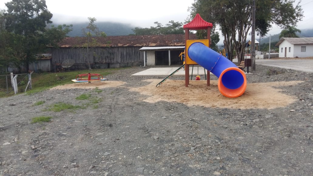 Áreas de lazer do interior recebem melhorias em Rio do Campo