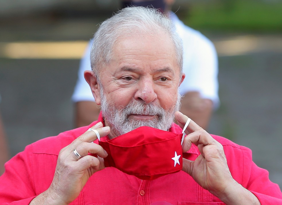 Lula recupera os direitos políticos e volta a ser elegível