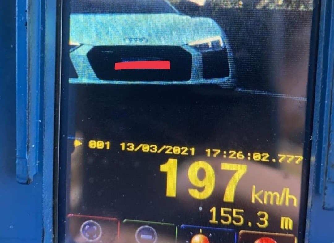 Audi R8 é flagrado a 197 quilômetros por hora em rodovia em SC