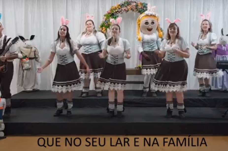 Vokalgruppe Fridas de Taió lança o vídeo “Na Centopéia Vem as Fridas”