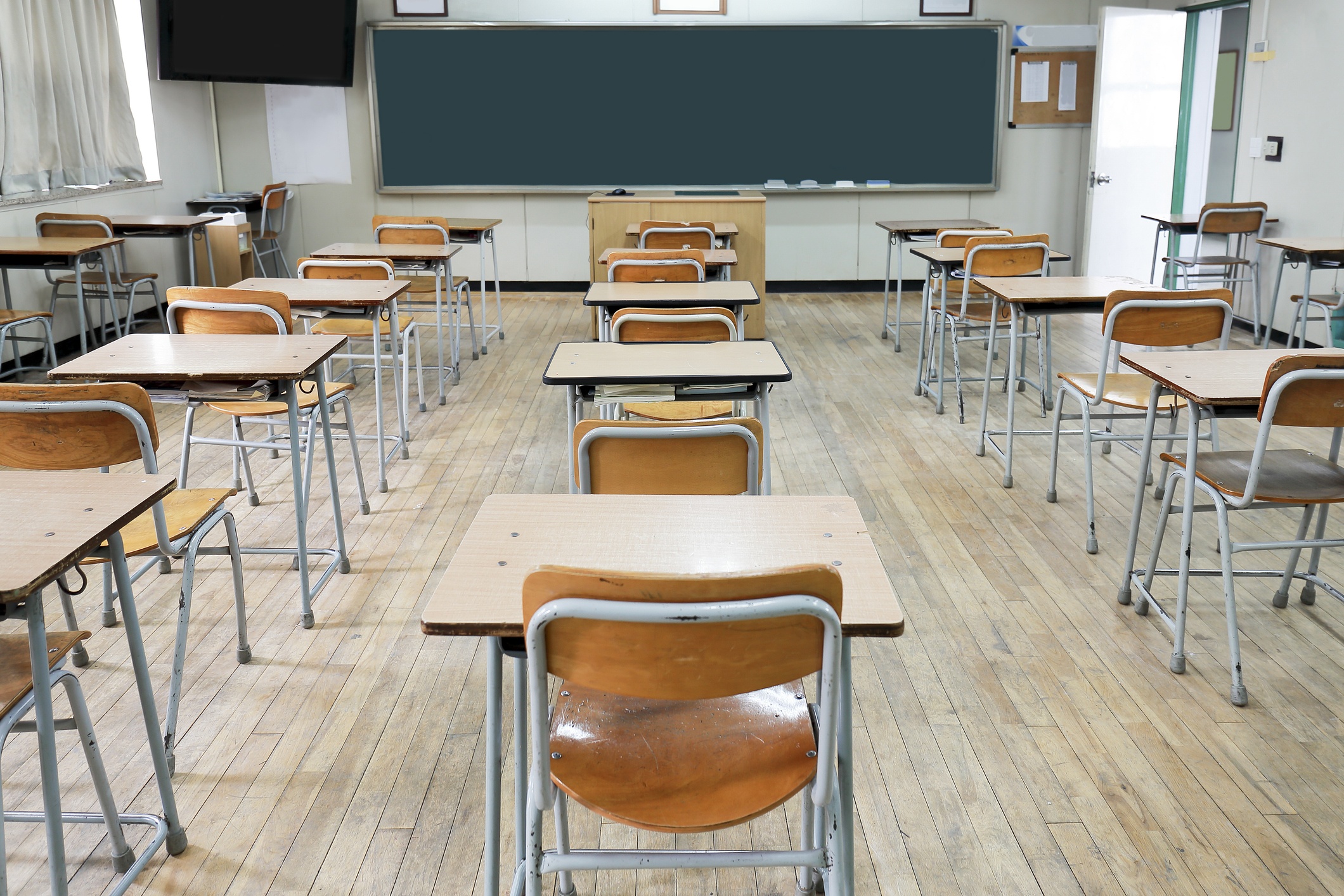 Escola de Santa Terezinha suspende aulas após casos de Covid-19 em alunos