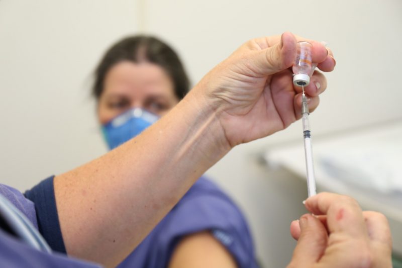 Santa Catarina recebe novo lote de vacinas