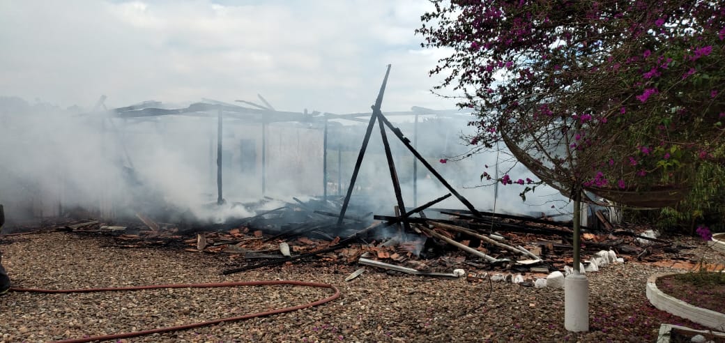 Incêndio atinge residência em Pouso Redondo