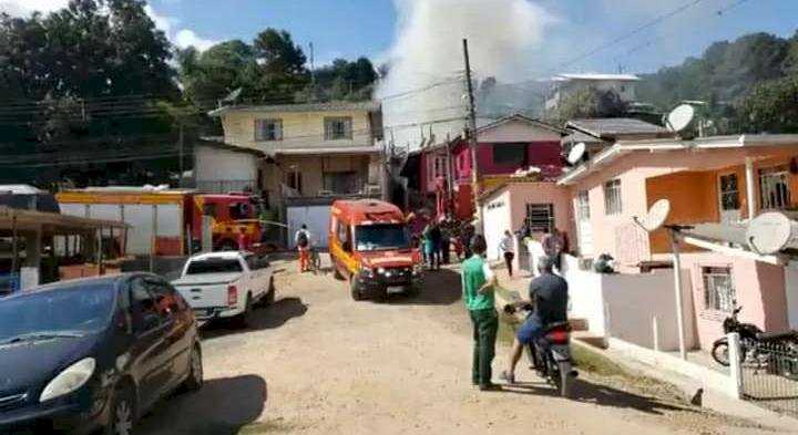 Três crianças morrem durante incêndio, em SC