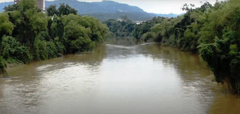 Mais partes de corpo humano são encontradas no rio Itajaí Açu no Alto Vale