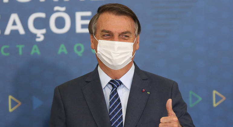 Bolsonaro lidera pesquisa eleitoral para 2022