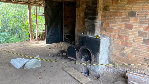 CHOCANTE: Mulher dopa marido e o queima vivo em forno de fumo