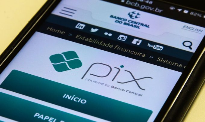 Por ordem do Planalto, Caixa vai suspender cobrança de Pix para pessoa jurídica