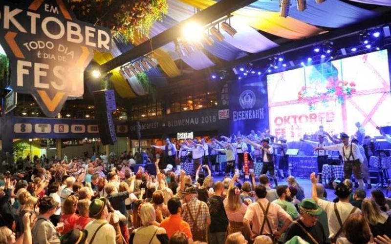 Oktoberfest Blumenau 2023 é suspensa por risco de enchente