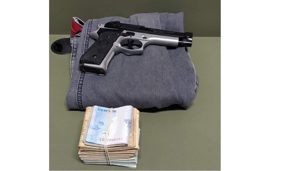 Polícia Militar do Alto Vale recupera R$ 14 mil roubados de lotérica e prende suspeito que usou arma de brinquedo