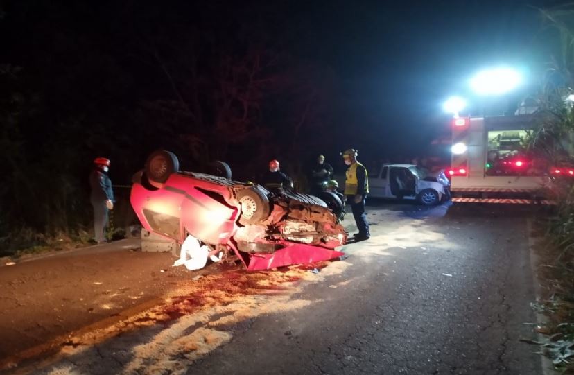 Duas pessoas morrem em grave acidente em rodovia de Santa Catarina