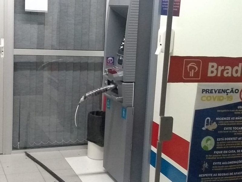 Com robô, BOPE desativa bomba em agência bancária em SC