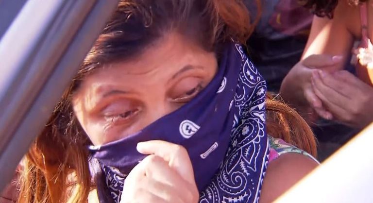 Com medo de serial killer Lázaro, grávida dorme há dias, dentro do carro em frente a uma base da força-tarefa da polícia