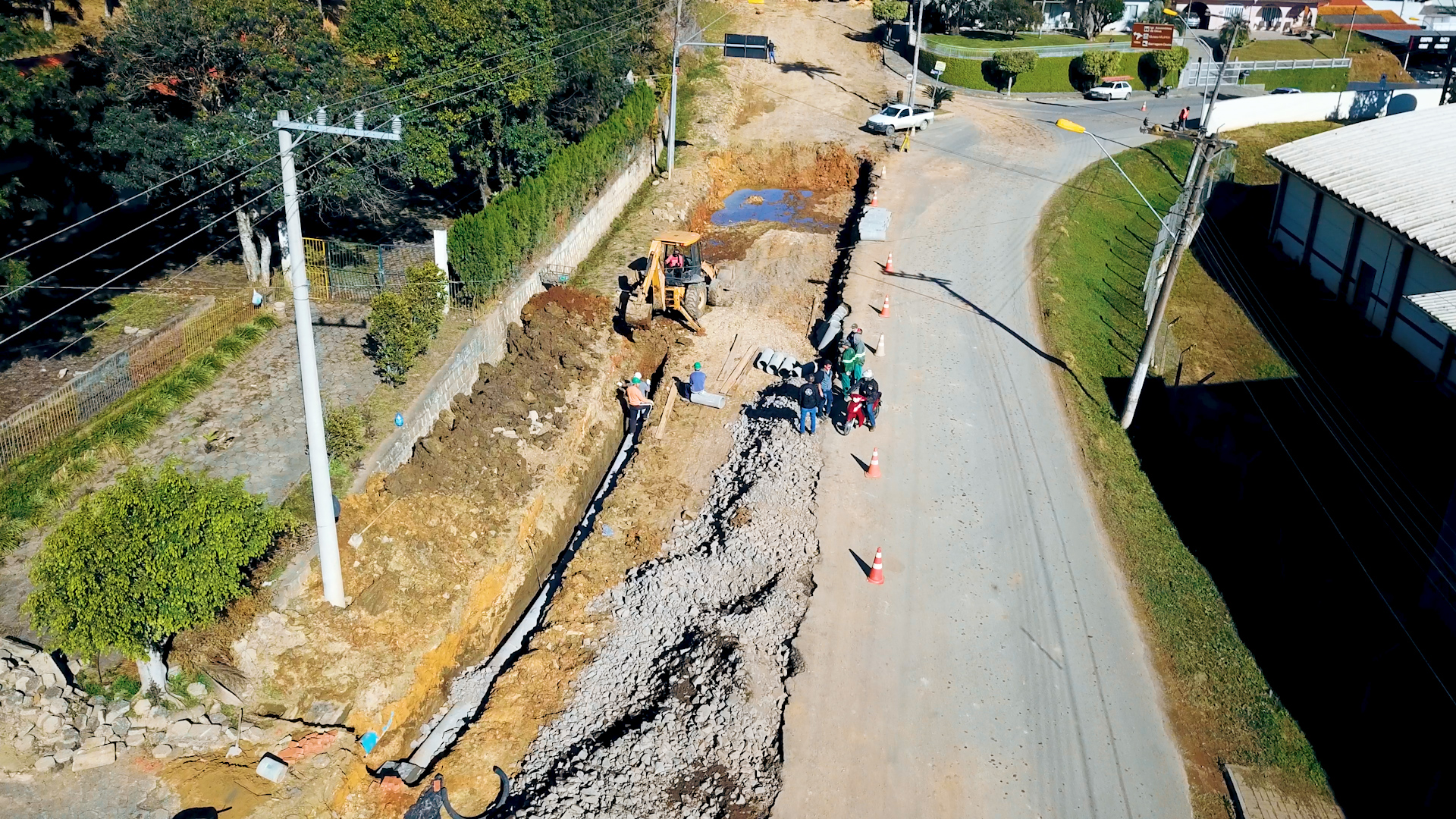 REPORTAGEM: Seguem as obras para o recapeamento da Avenida Luiz Bertoli, em Taió