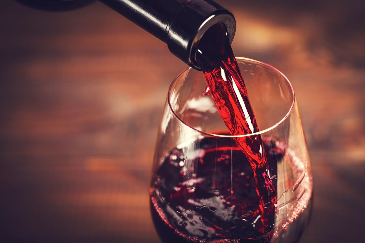 MUNDO: Vinho tóxico artesanal tem efeito fatal, e mata mais de 10 pessoas