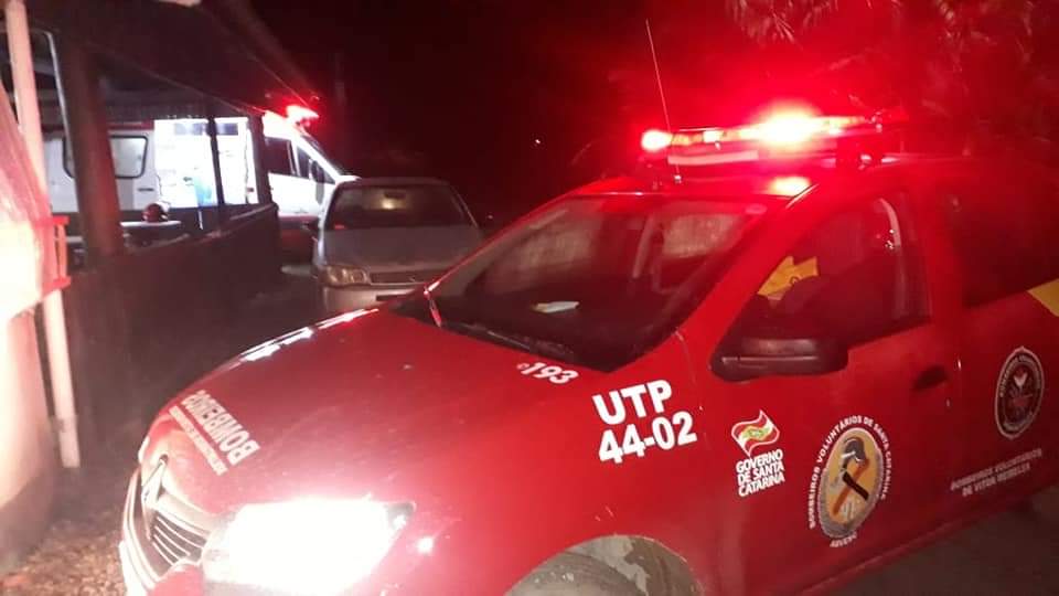 Bombeiros Voluntários de Vitor Meireles atendem vítima de parada cardíaca