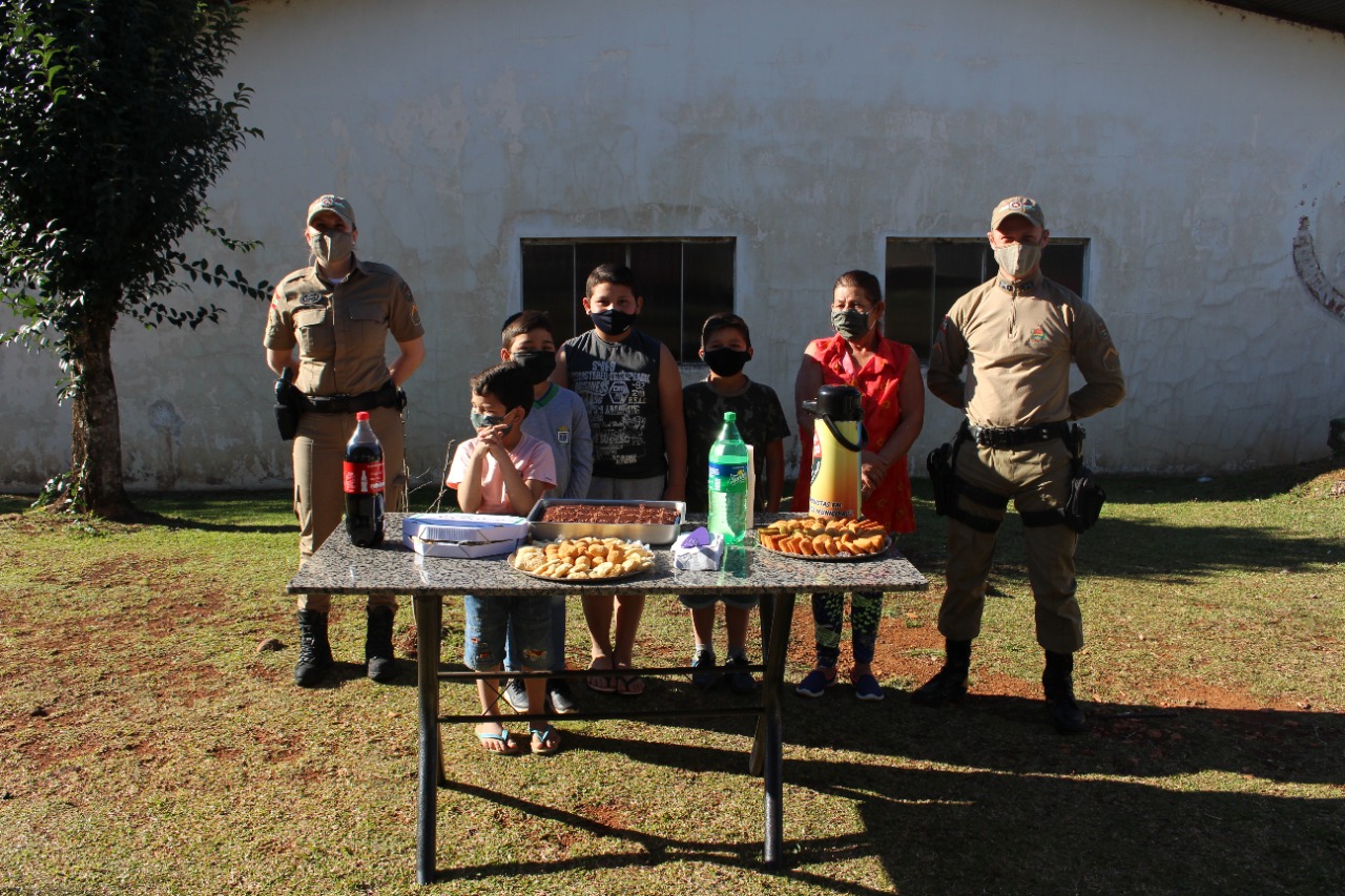Polícia Militar realiza festa surpresa para menino de 11 anos em SC