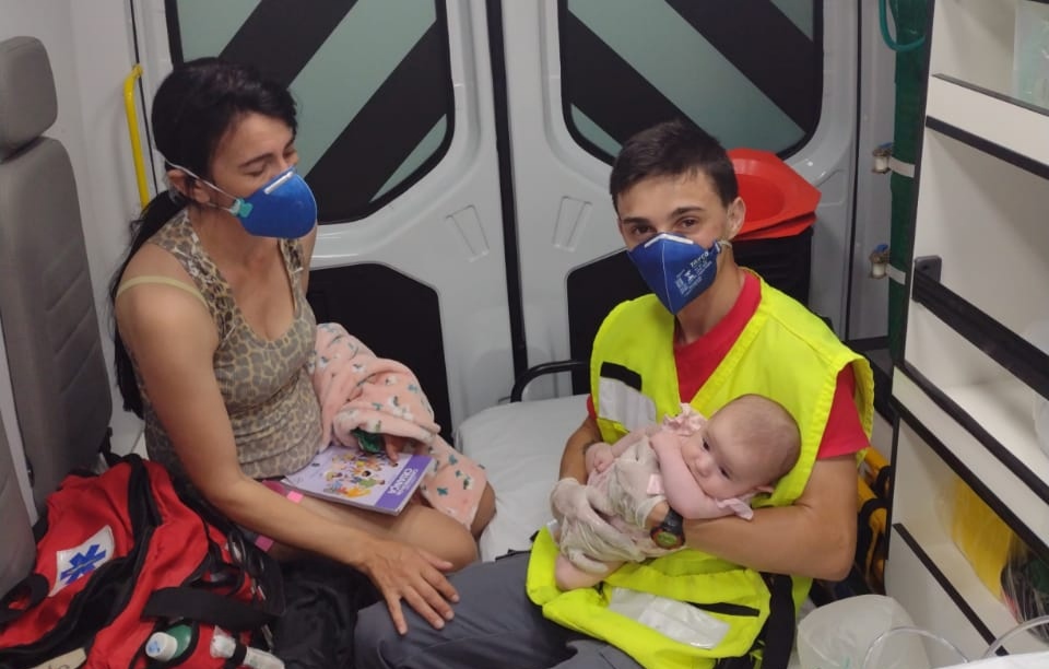 Bombeiro voluntário salva vida de bebê engasgada no Alto Vale
