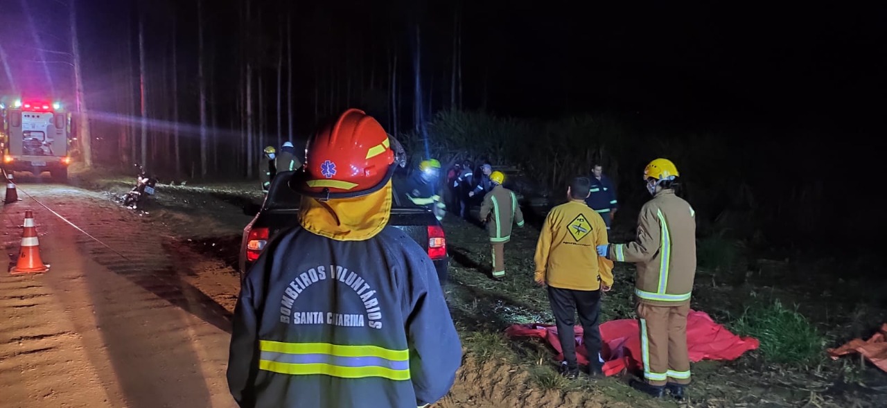 Bombeiros realizam simulado de acidente com múltiplas vítimas no Alto Vale